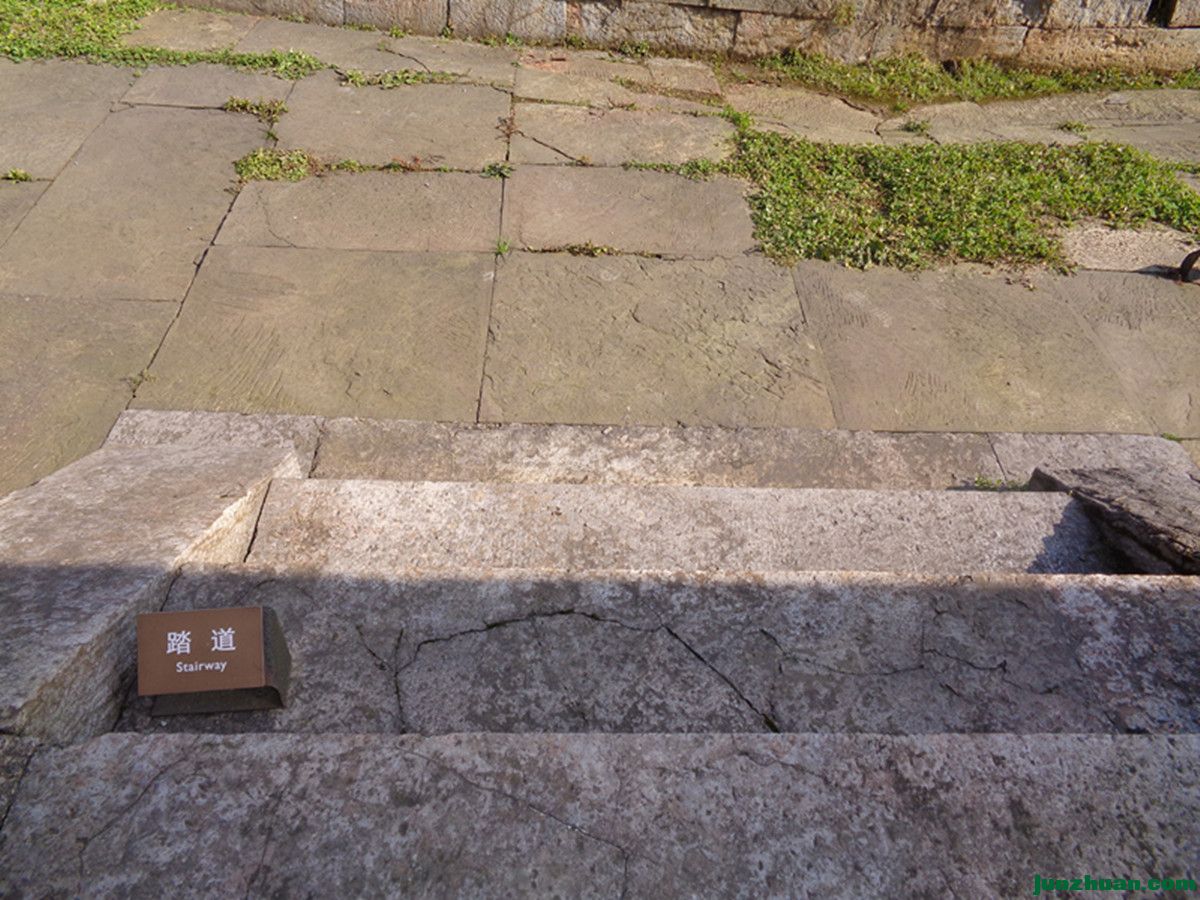 DSC07037_.jpg