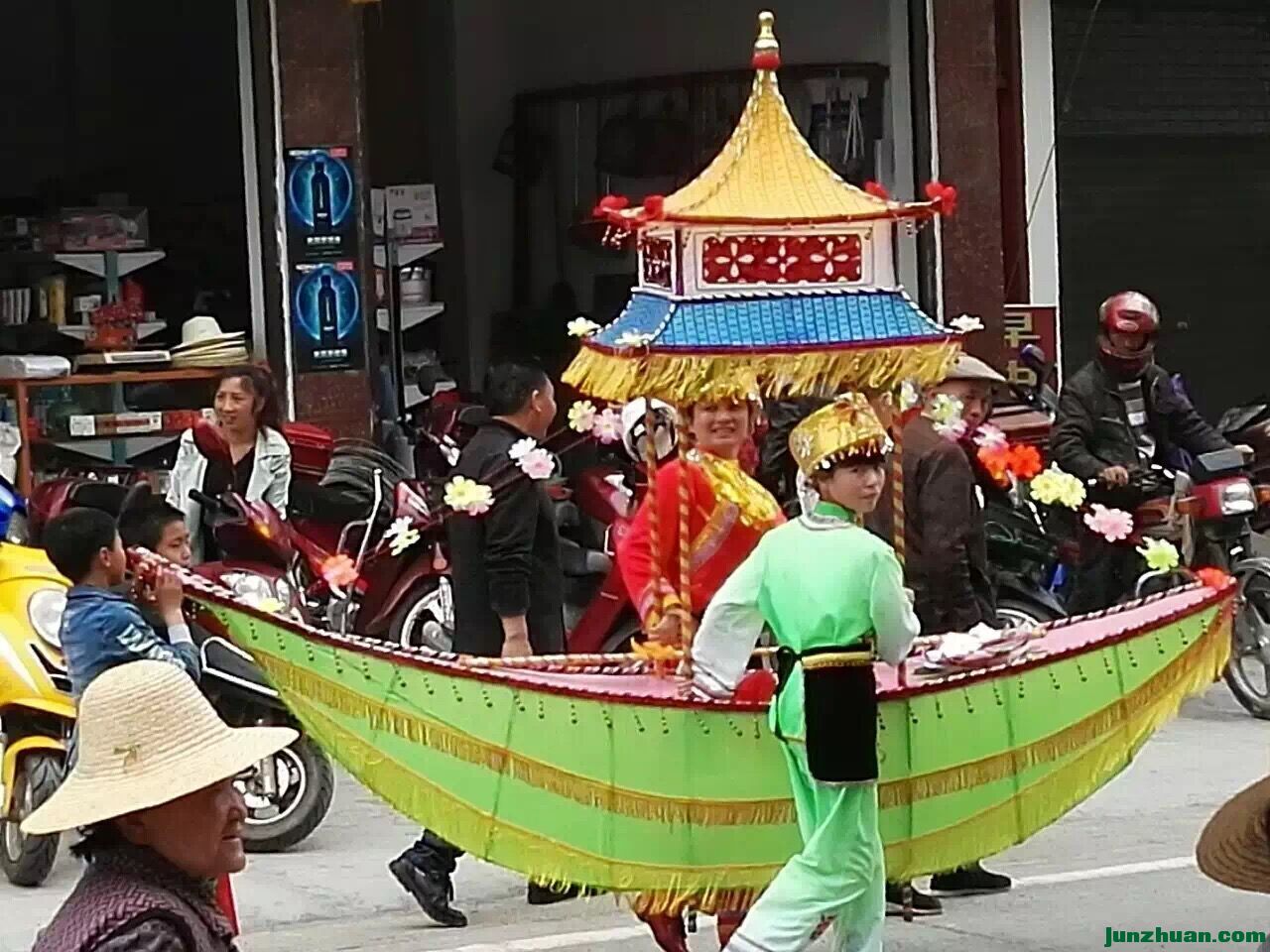 ڸ2.jpg
