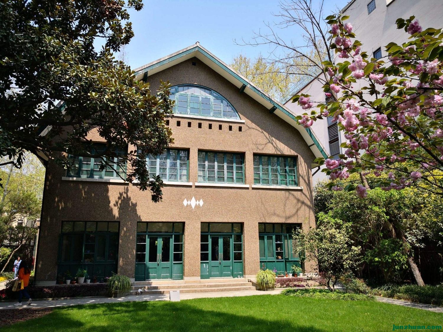 e25b0827c309e837.jpg